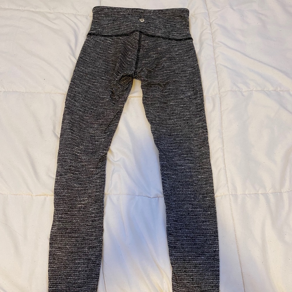 Lululemon leggings size 4